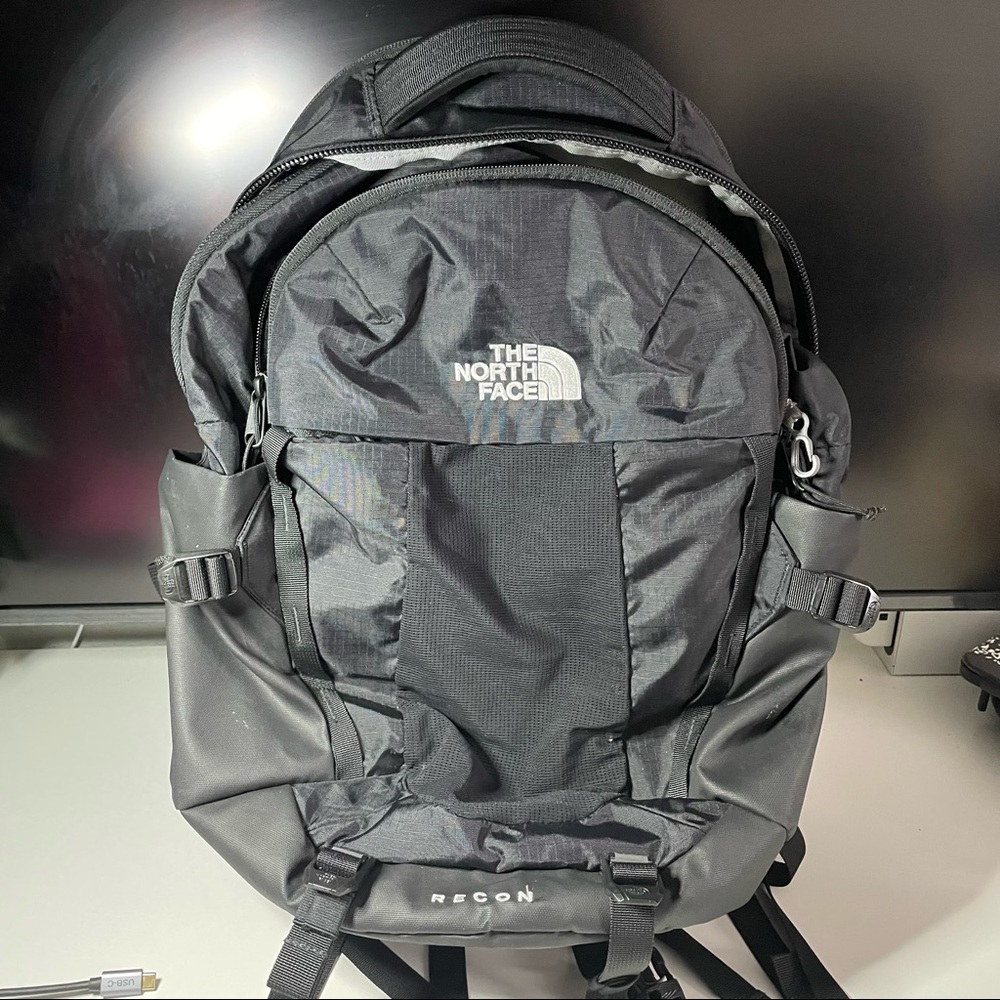 SOLD - The North Face Recon Backpack